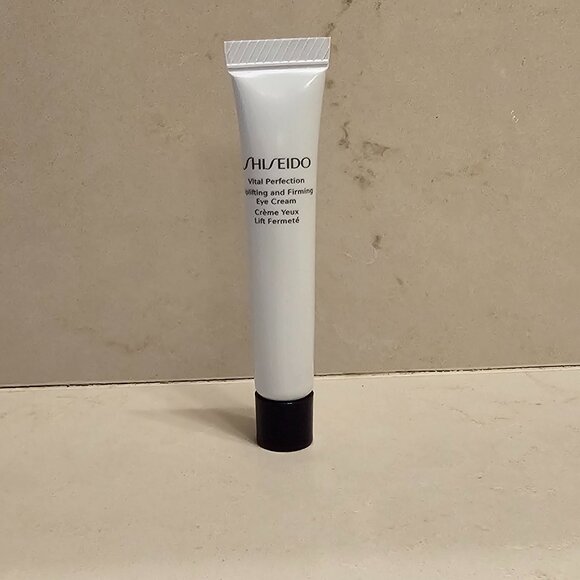 NEW SHISHEIDO Travel Size Set 8 pcs - Picture 7 of 7